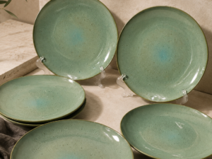 10.5inch Speckled Dotted Plate