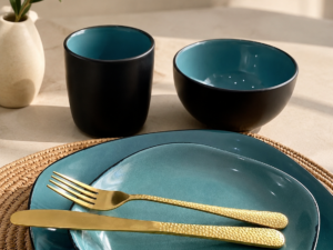 Black and Teal Dinner Set